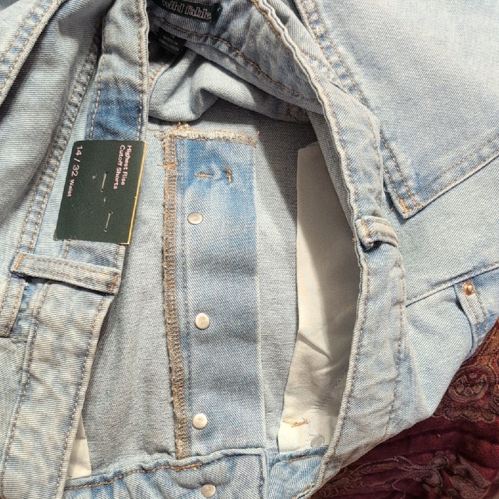 WILD FABLE Womens Light Wash Highest Rise Cut-Off Distressed Jean Shorts - Picture 15 of 15